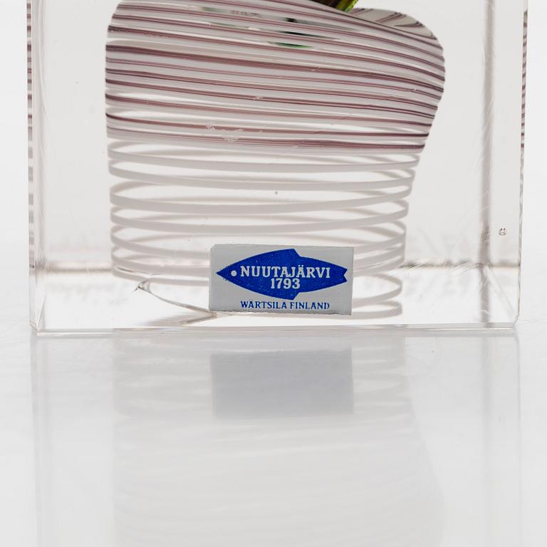 Oiva Toikka, årskub, glas, signerad Oiva Toikka, Nuutajärvi 1978, numrerad 67/2000.