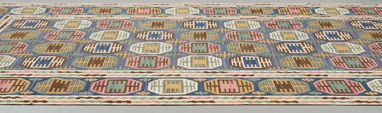 Märta Måås-Fjetterström, Matto, "Dukater", flat weave ca 394-401 x 249,5-251,5 cm, signed AB MMF.