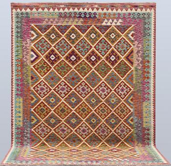 A Kilim rug, approx. 293 x 206 cm.