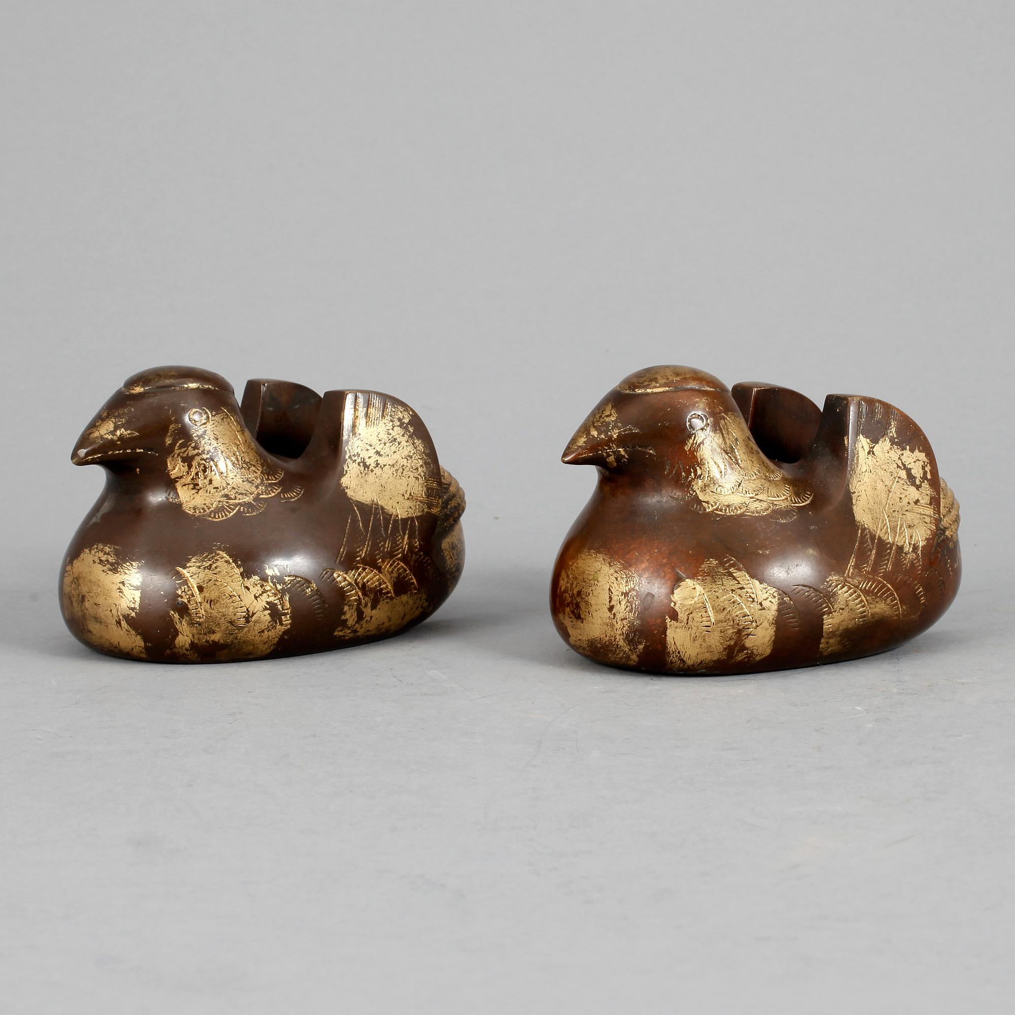 SKÄRMSTÖD, ett par, brons, Meiji, Japan.