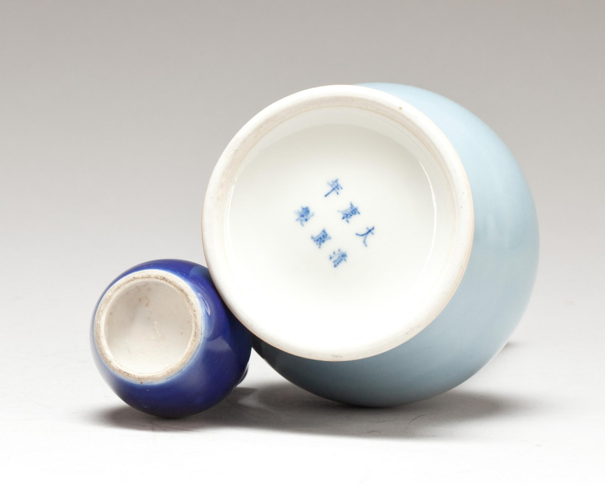 VASER 2 st, porslin, Kina, Kangxi-stil, 1800/1900-tal.