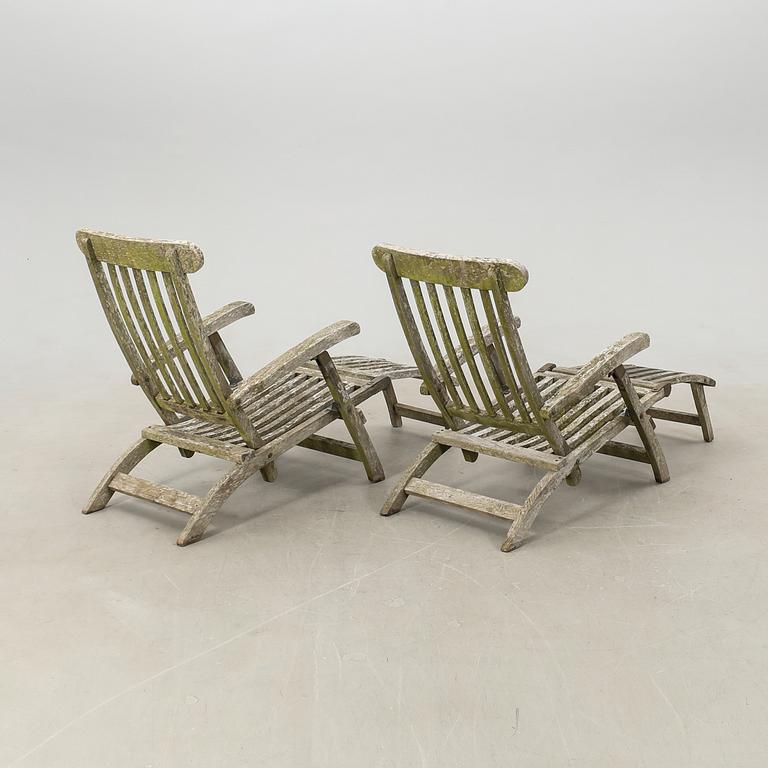 Deck chairs, a pair from the second half of the 20th century.