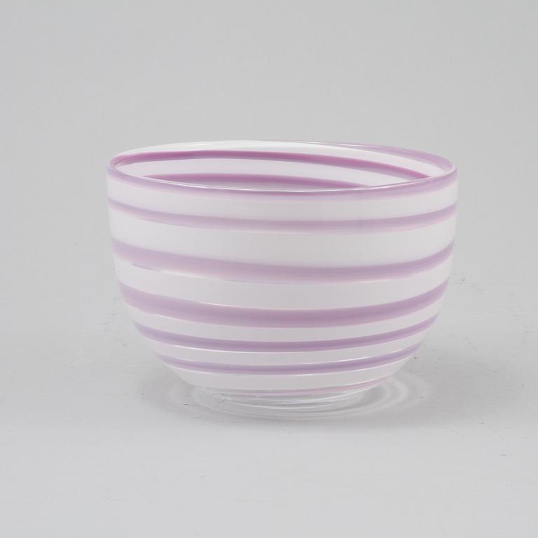 SKÅL, glas, Ingeborg Lundin, Orrefors, signerad och numrerad.