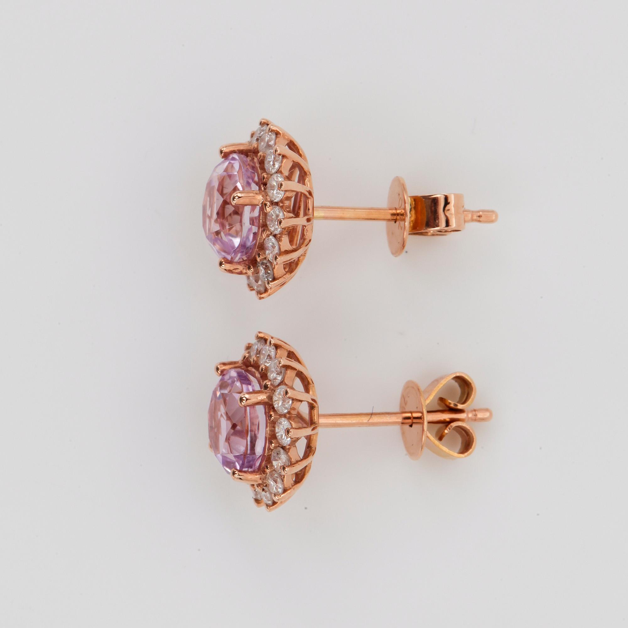 ÖRHÄNGEN, i rosa guld med kunziter, totalt ca 2.20ct och briljanter, ca 0.45ct.