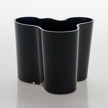 Alvar Aalto, maljakko, malli 3030, signeerattu Alvar Aalto Iittala.