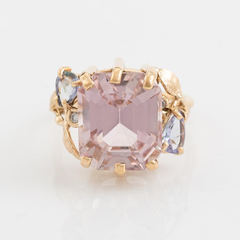 Kunzite, tanzanite and brilliant cut diamond ring.