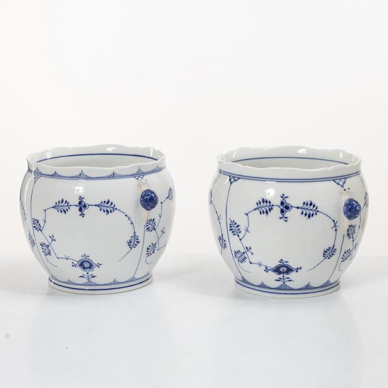 Royal Copenhagen, Outer sleeves, a pair, porcelain, "Musselmalet", model no. 126.