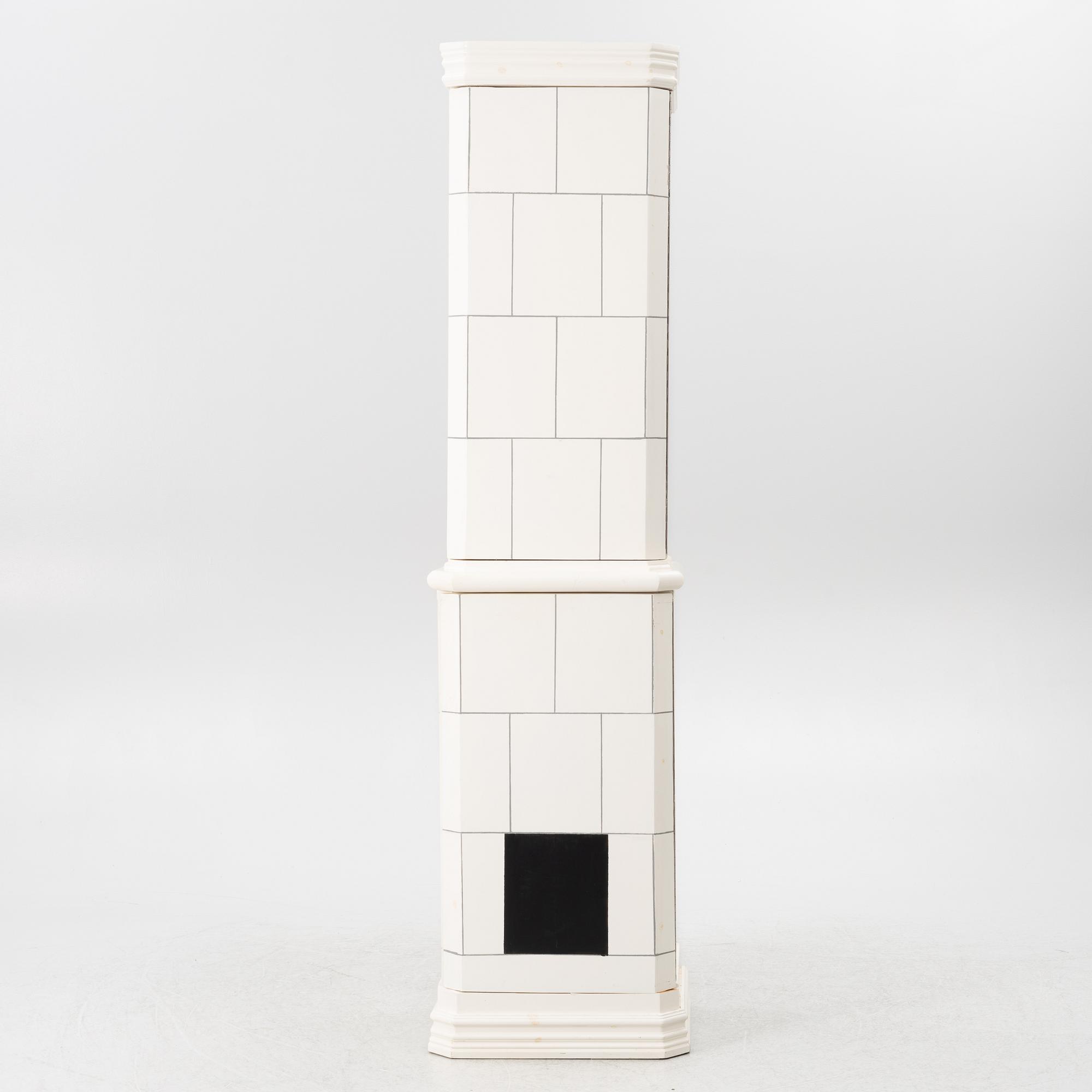 Kakelugnsskåp, omkring 2000.