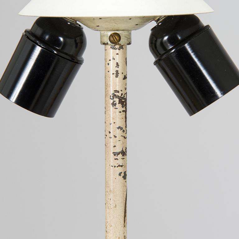 Paavo Tynell, golvlampa, modell 9602 för Taito 1900-talets mitt.