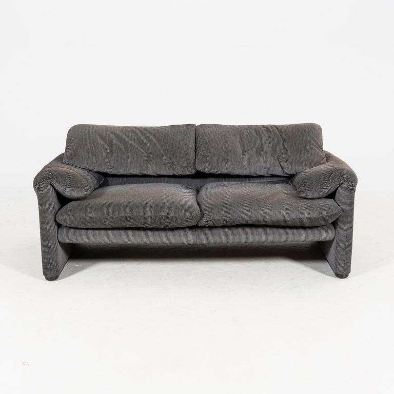 A two seat "Maralunga" sofa by Vico Magistretti for Cassina.