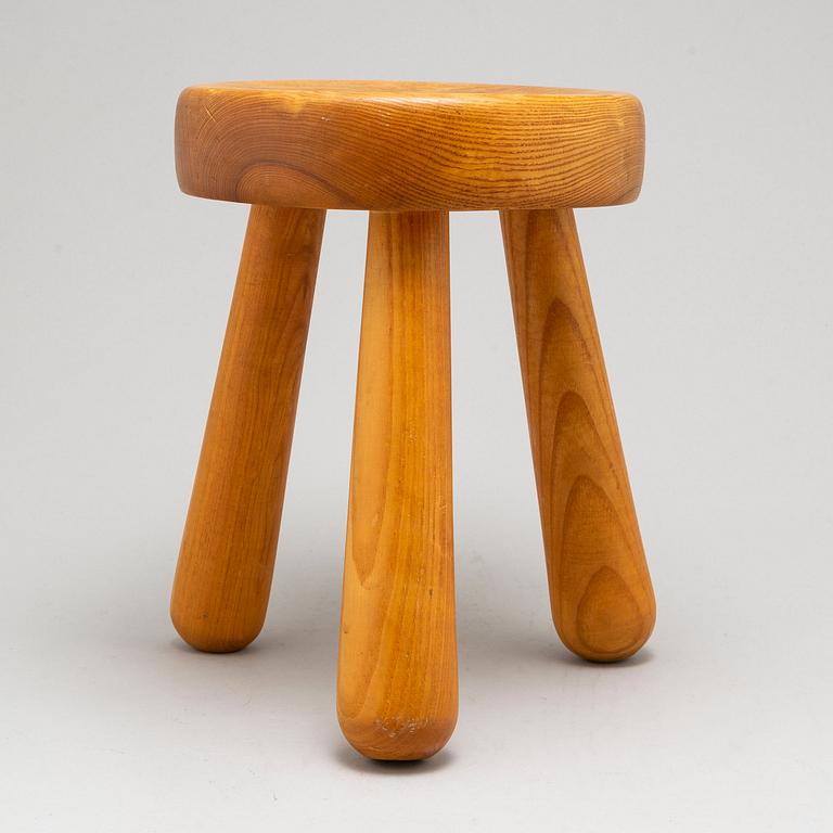A second half of tje 20th century oak stool by Ingvar Hildingsson, signed IH.
