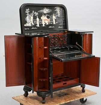 BARSKÅP, Kina, 1900-tal.