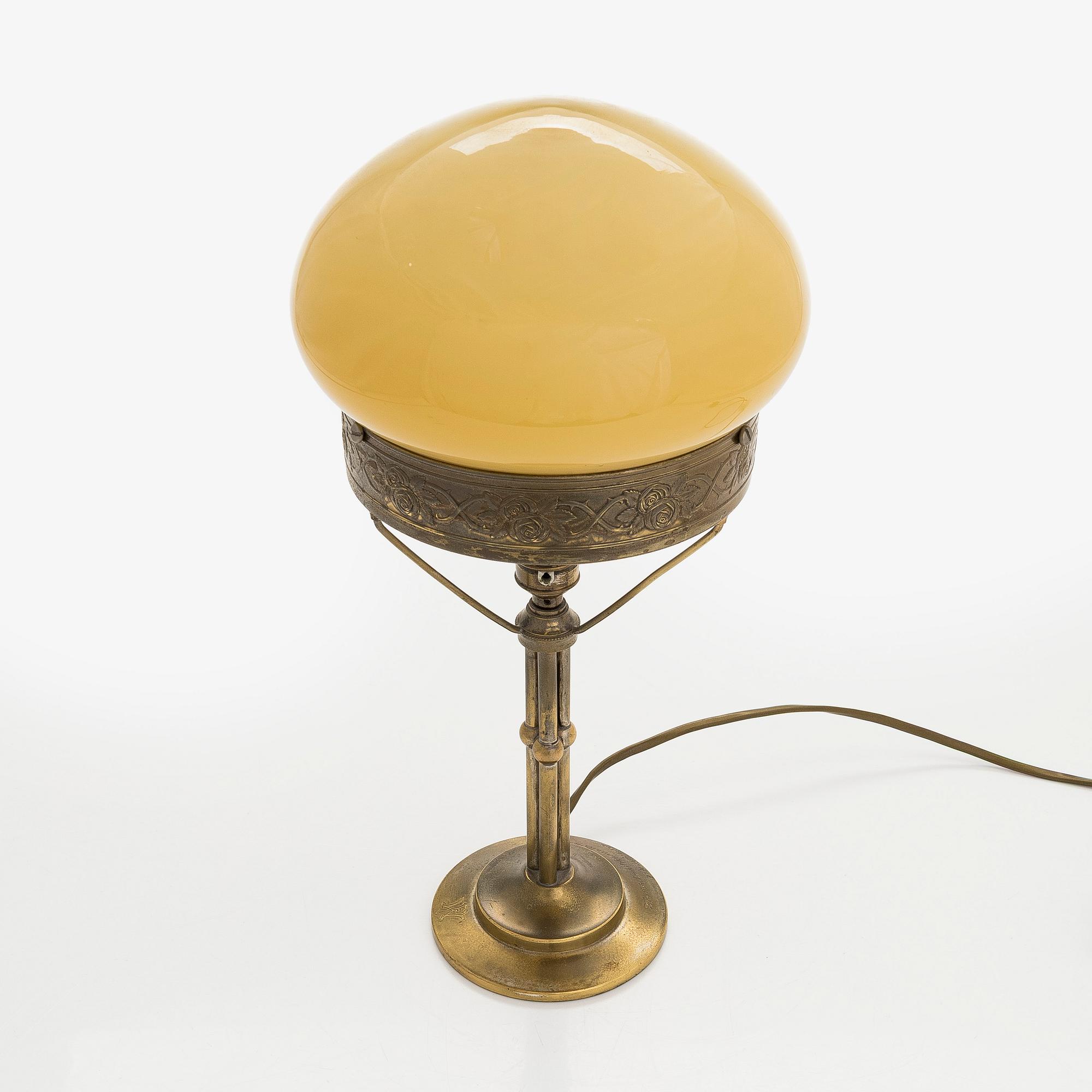An early 20th century table lamp.