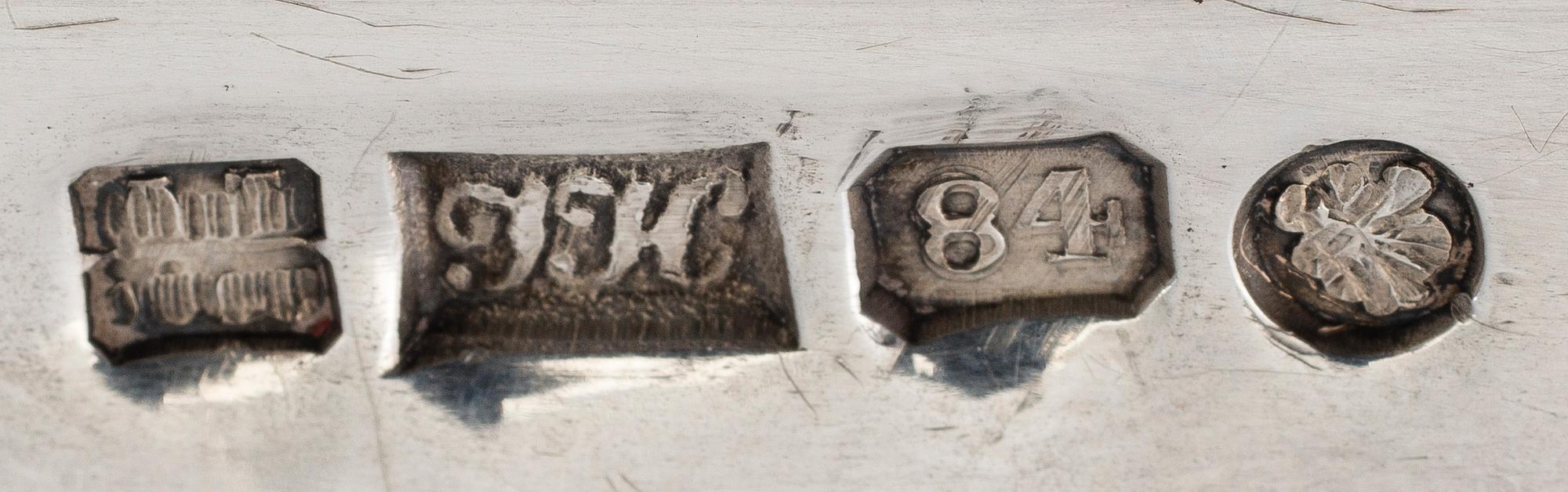 BRICKA, silver, S:t Petersburg, Johann Henricson 1802-1830, vikt 2520 g.