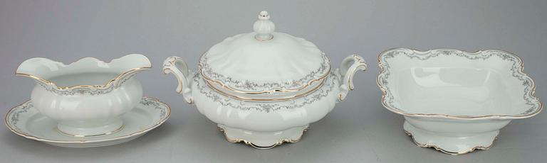 ASTIASTON OSIA, 136 osaa, posliinia, "Sylvia", Hutschenreuther, Saksa.