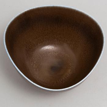 BERNDT FRIBERG, a stoneware bowl from Gustavsberg studio, signed.
