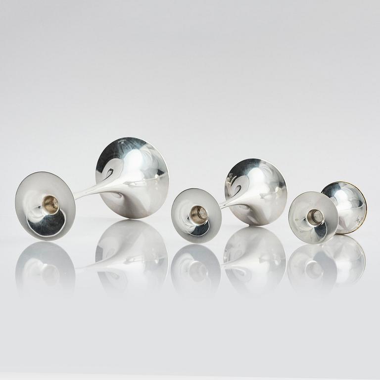 Tapio Wirkkala, three sterling silver 'Trumpetti' candlesticks, Kultakeskus, Hämeenlinna 1973.