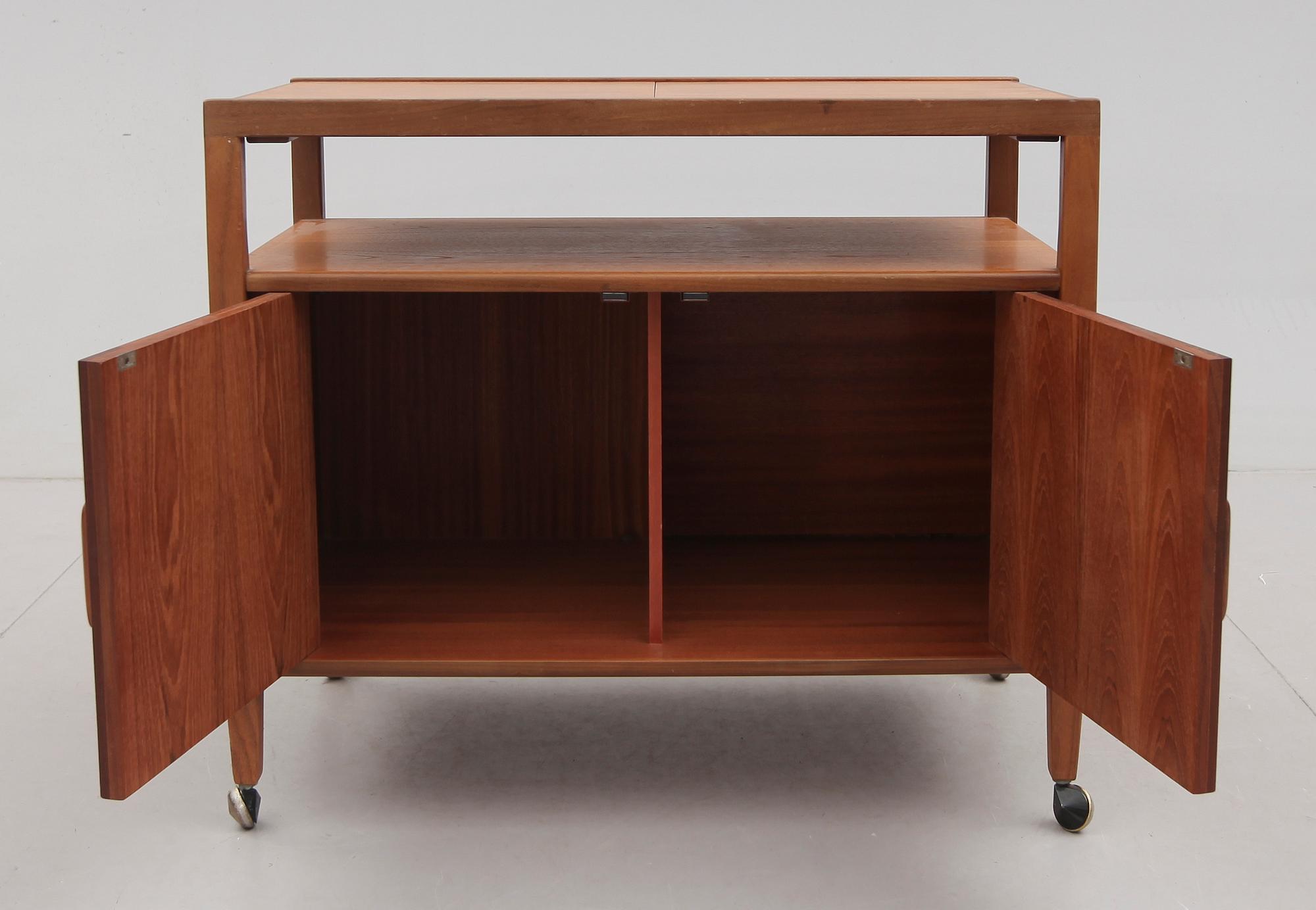 SERVERINGSVAGN, 1900-talets andra hälft.