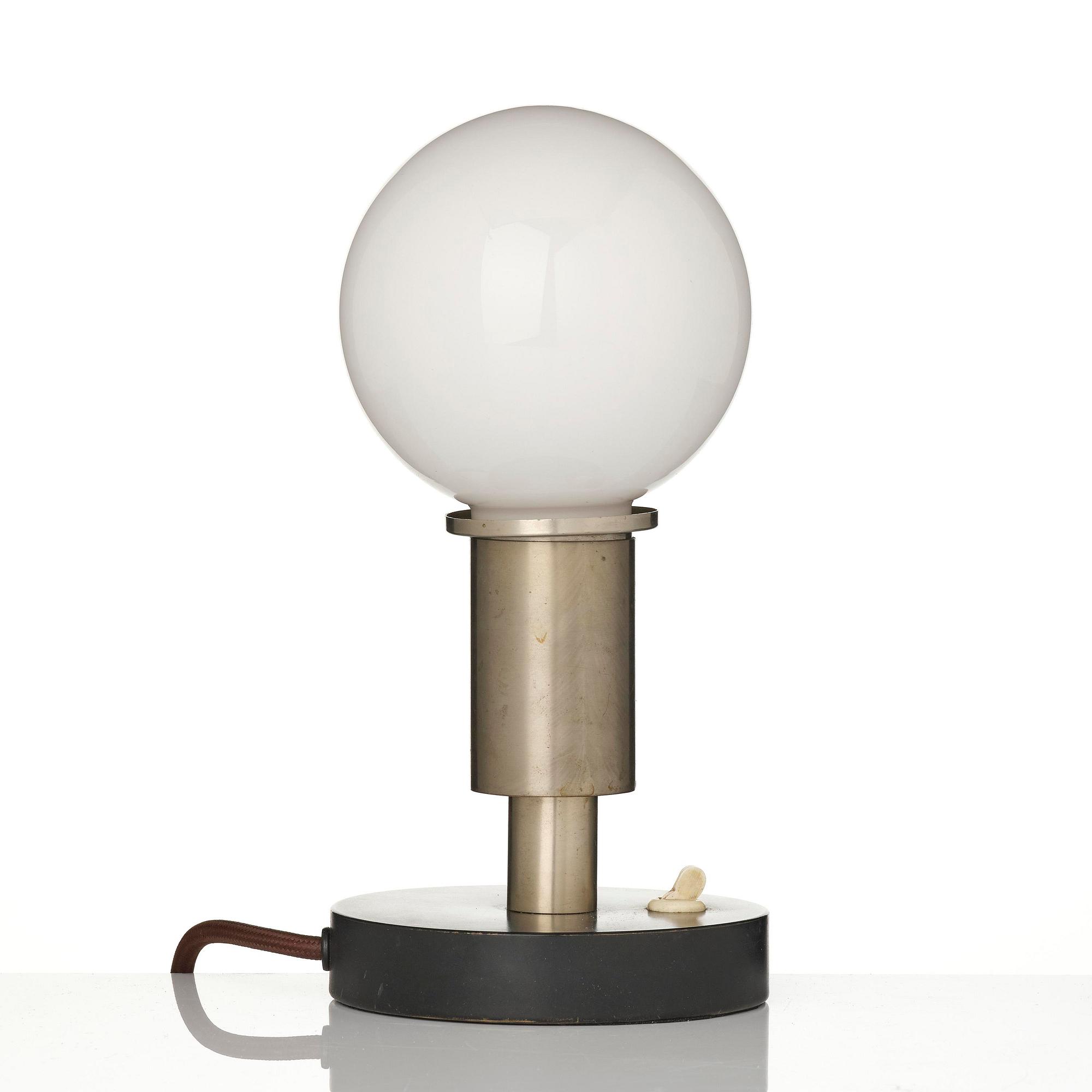 Harald Notini, bordslampa, modell 6992, Arvid Böhlmarks Lampfabrik, Stockholm, 1930-tal.