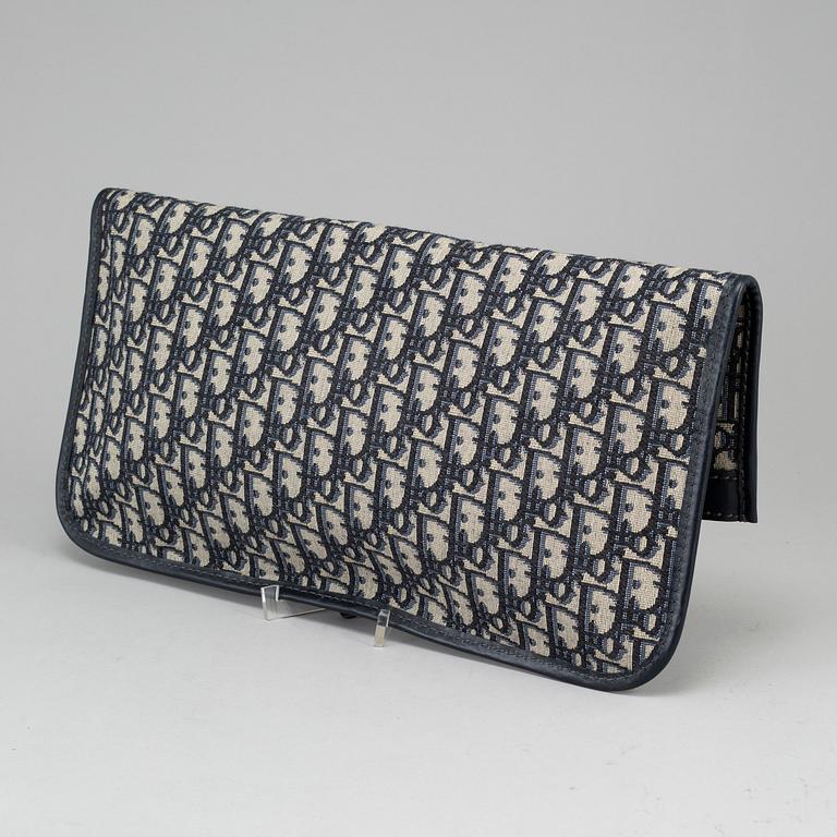 CHRISTIAN DIOR, väska, "Oblique fold-over convertible clutch".