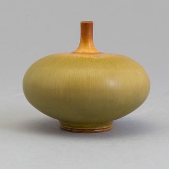 BERNDT FRIBERG, vas, stengods, Gustavsberg studio 1965.