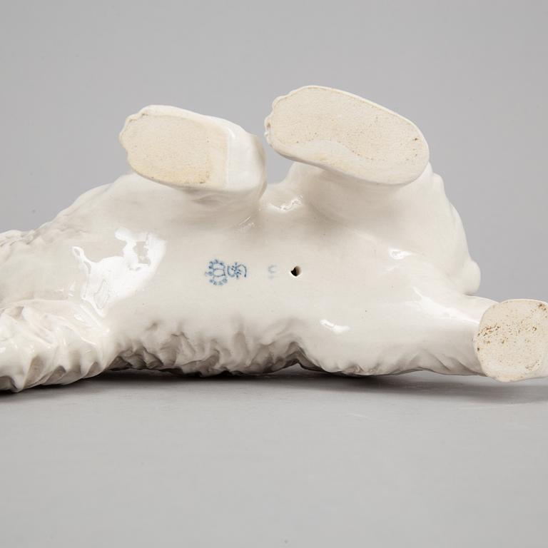 Five German porcelain polar bears.
