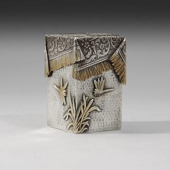 A Russian 20th century parcel-gilt tea-box, Pavel Ovchinnikov, Moscow 1908-1917. Imperial Warrant.