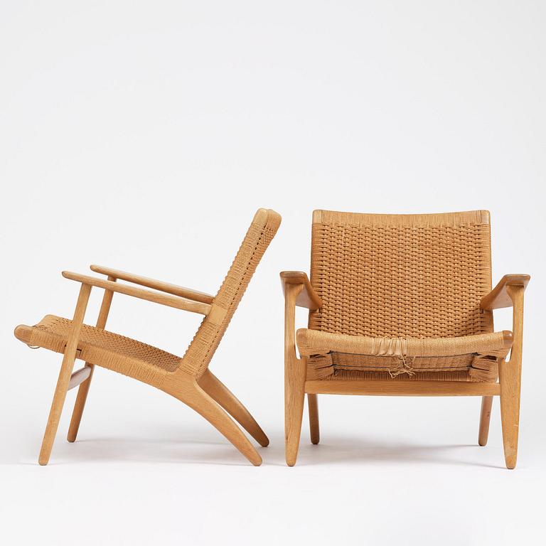Hans J. Wegner, fåtöljer, ett par, "CH25", Carl Hansen & Son, Danmark, 1960-tal.