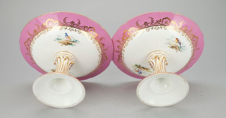 UPPSATSSKÅLAR, porslin, Central Europa 1800-tal.