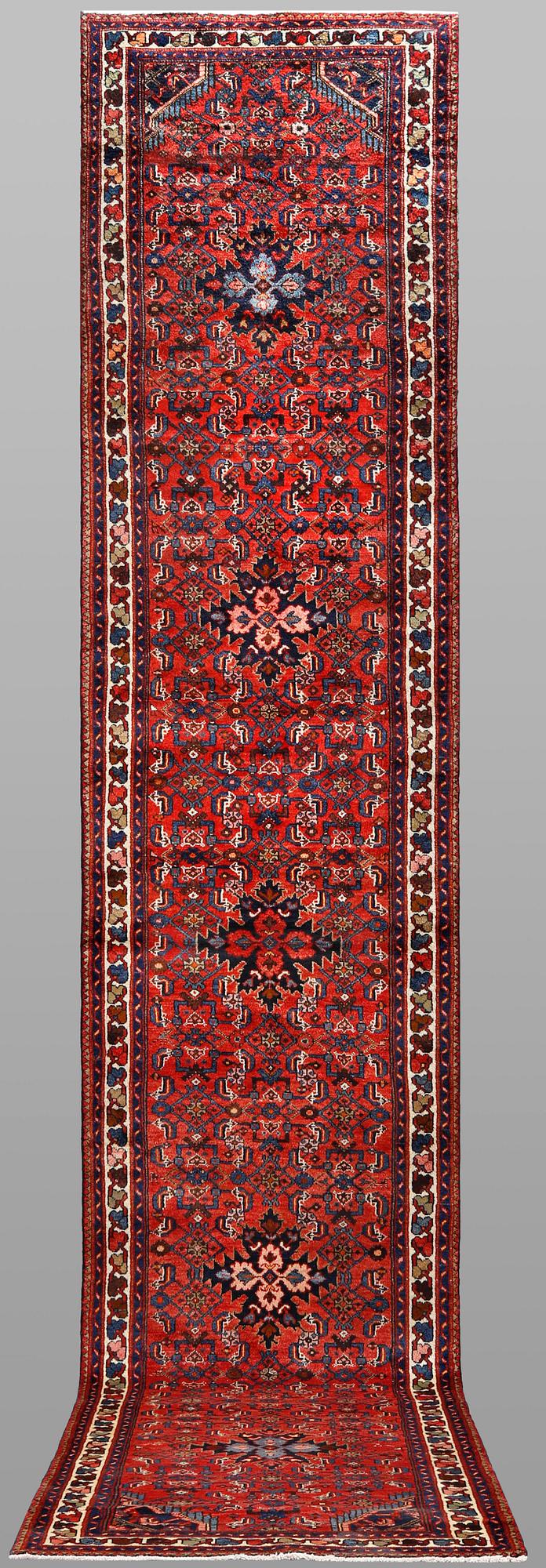 Gallerimatta, Hamadan, ca 526 x 104 cm.
