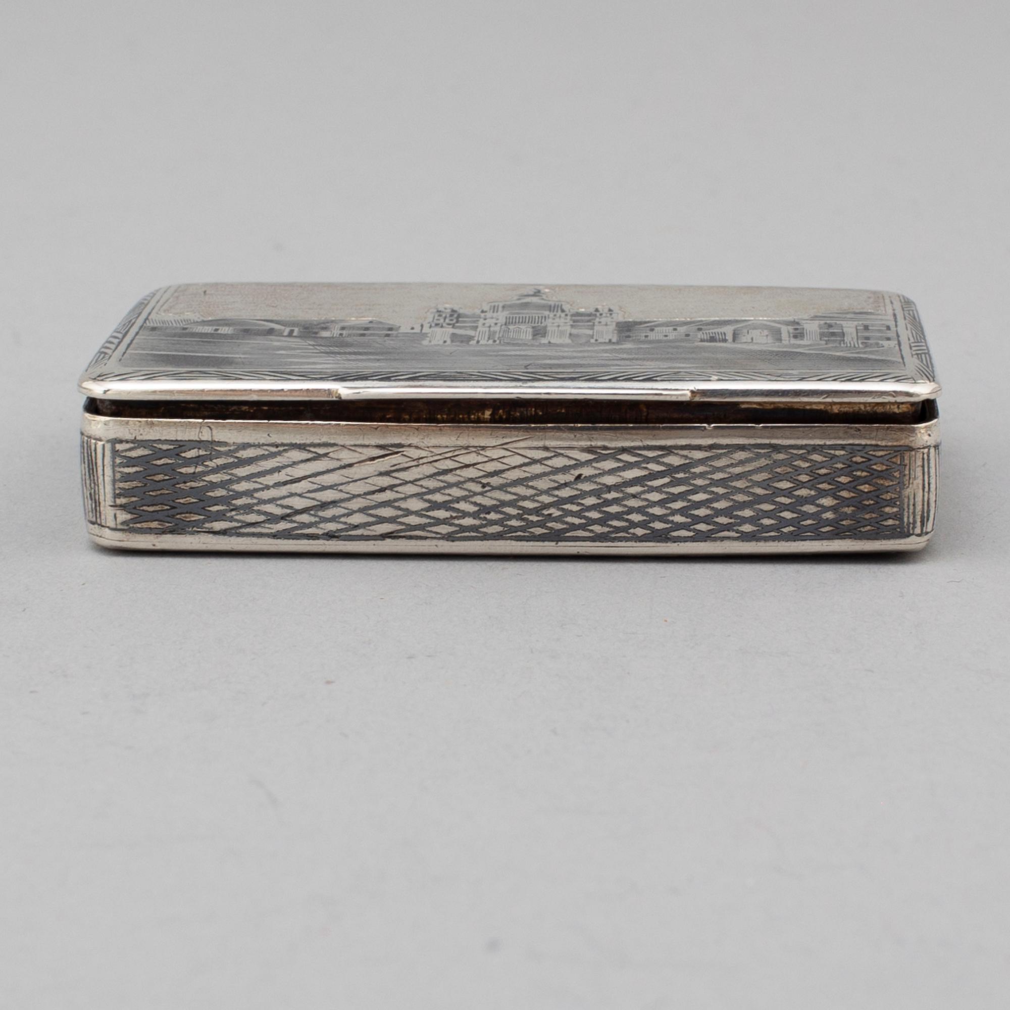 A Russian 19th century parcel-gilt silver and niello snuff box, mark possibly of Fyedor Maksomov, Moscow.