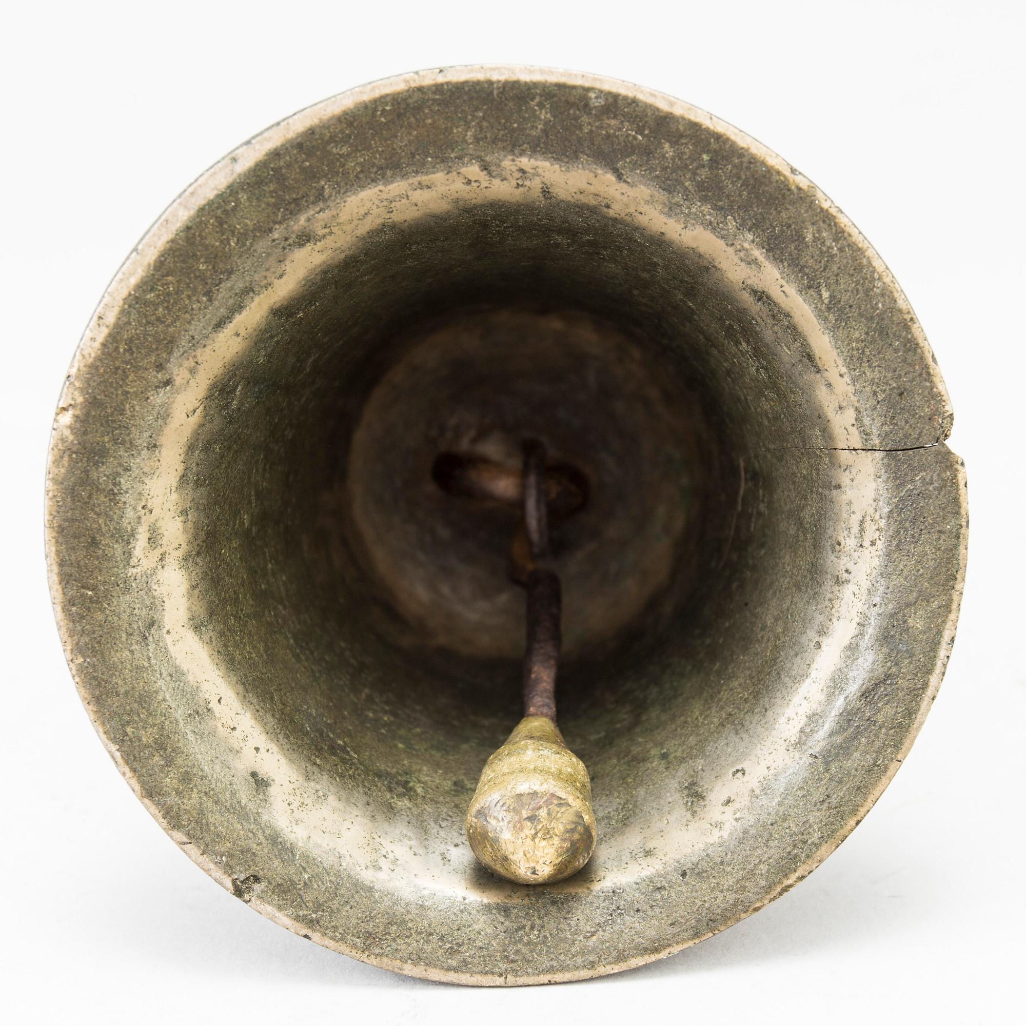 A possibly 1400s/1500s bronze bell.