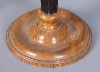 LJUSSTAKAR, ett par, trä, 1900-talets första del.