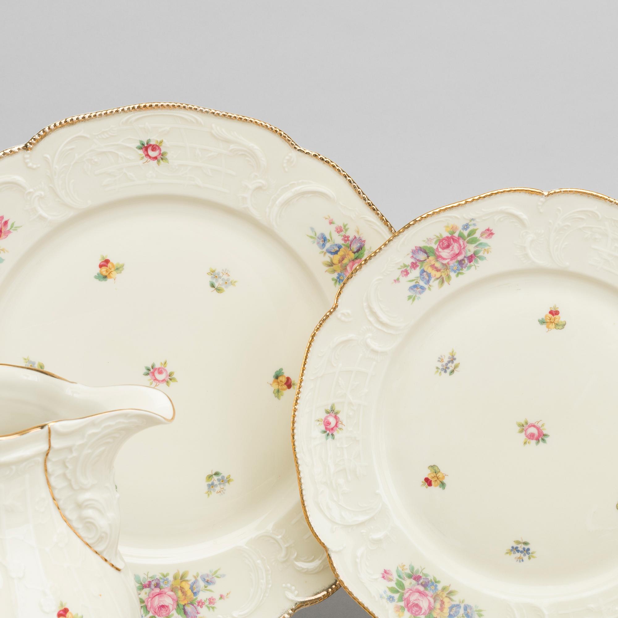 A Rosenthal Sanssouci 61 pcs dinner service.