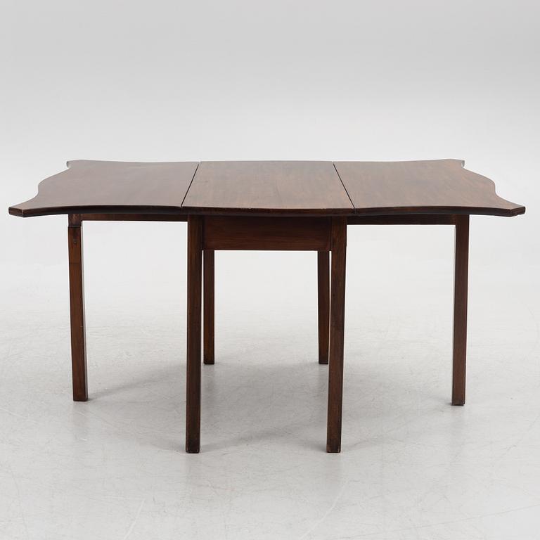Drop-leaf table, England, 19th Century.