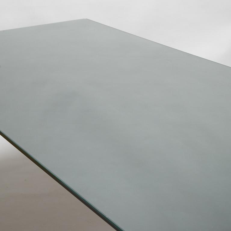 A 21st century 'Nuur' dining table for Arper. Model designed in 2009.