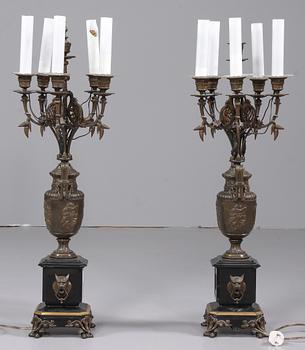 KANDELABRAR, ett par, Louis XVI-stil, 1900-talets mitt.