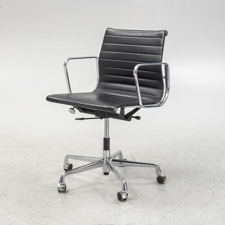 Charles & Ray Eames, an 'EA 117' desk chair, Vitra.