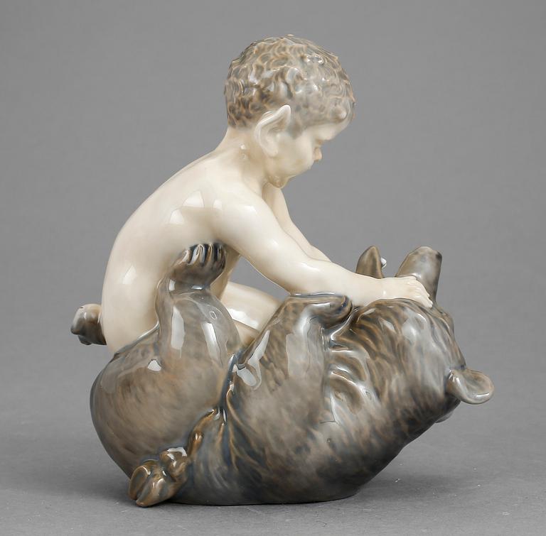 FIGURIN, porslin. Christian Thomsen, Royal Copenhagen.