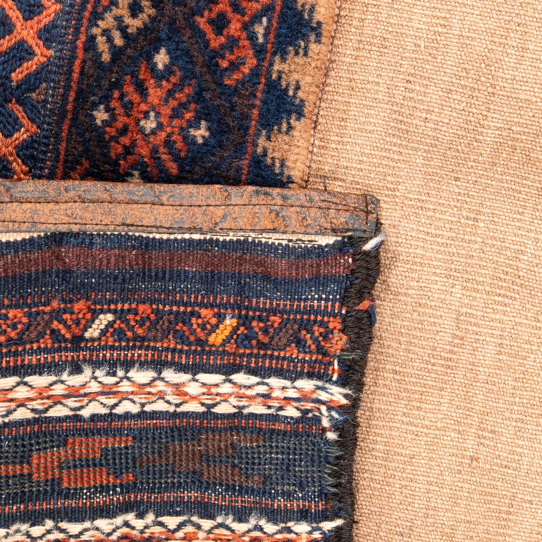 Matta Beludj sofreh semiantik ca 113x108 cm.