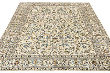 Matta, Keshan, ca. 389 x 287 cm.