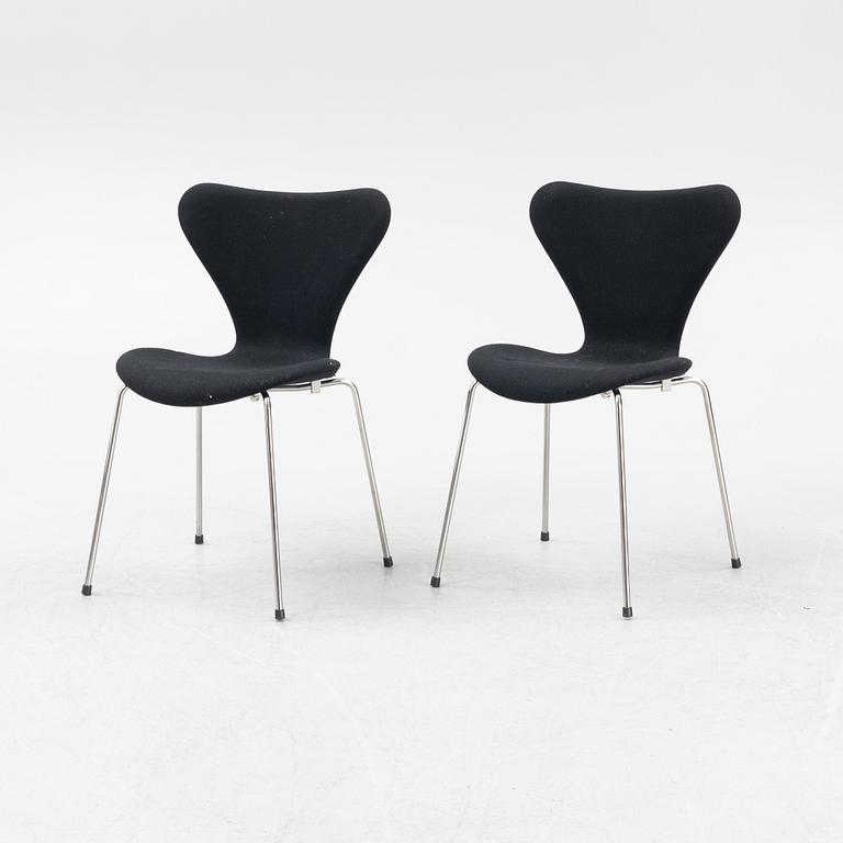 Arne Jacobsen, stolar, 6 st, "Sjuan", Fritz Hansen, 2000-tal.