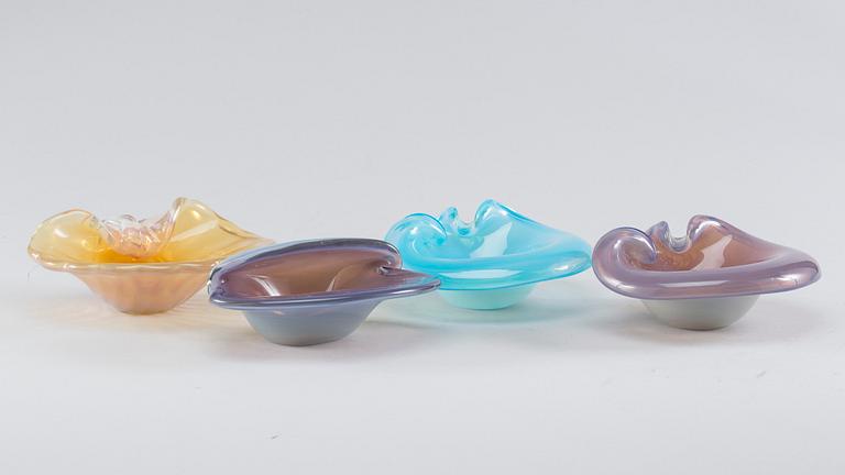 A SET OF FOUR CENEDESE GLASS BOWLS, later part of the 20th century.