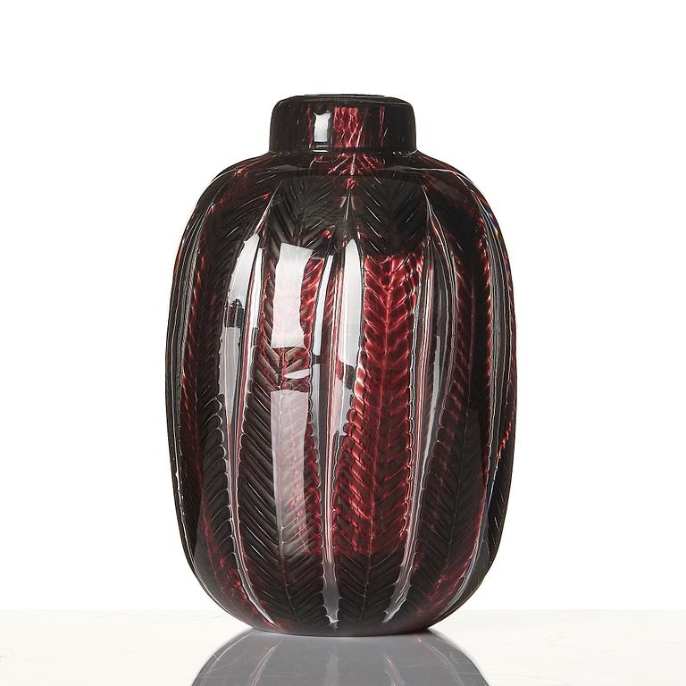 Edvin Öhrström, an 'ariel' glass vase, Orrefors, Sweden 1950.