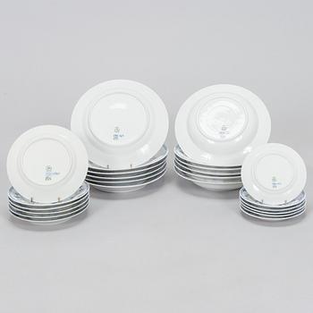 Royal Copenhagen, servis, 24 delar, "Musselmalet Halvblonde", Danmark 1955 och 1975-79.