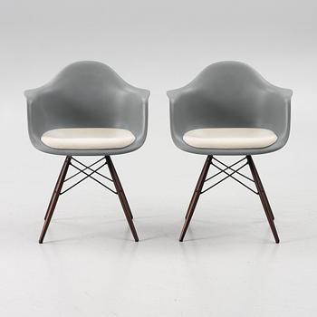 Charles & Ray Eames, Karmstolar ett par "Plastic Armchair DAW", Vitra.