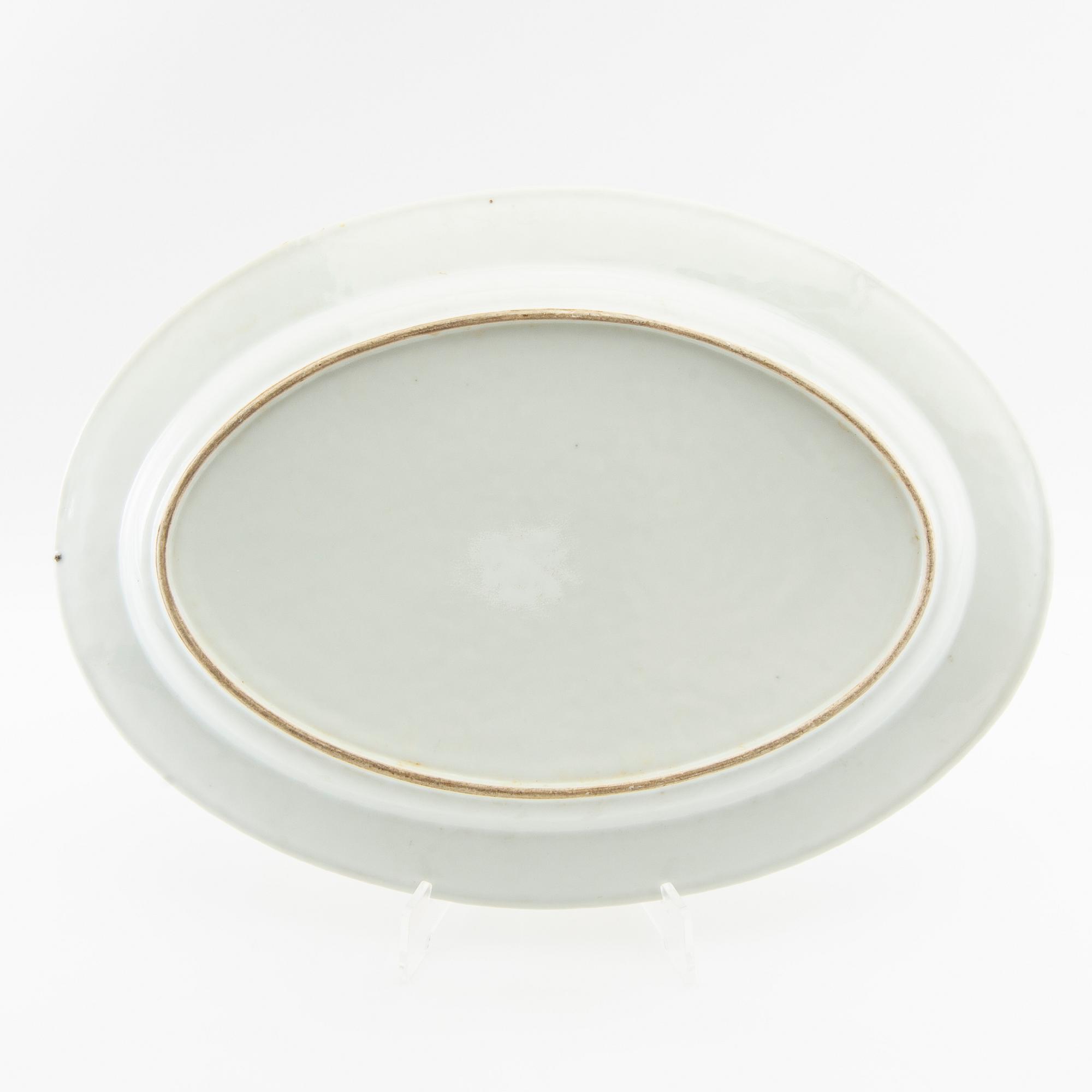 Plate and dish China around 1900 porcelain.