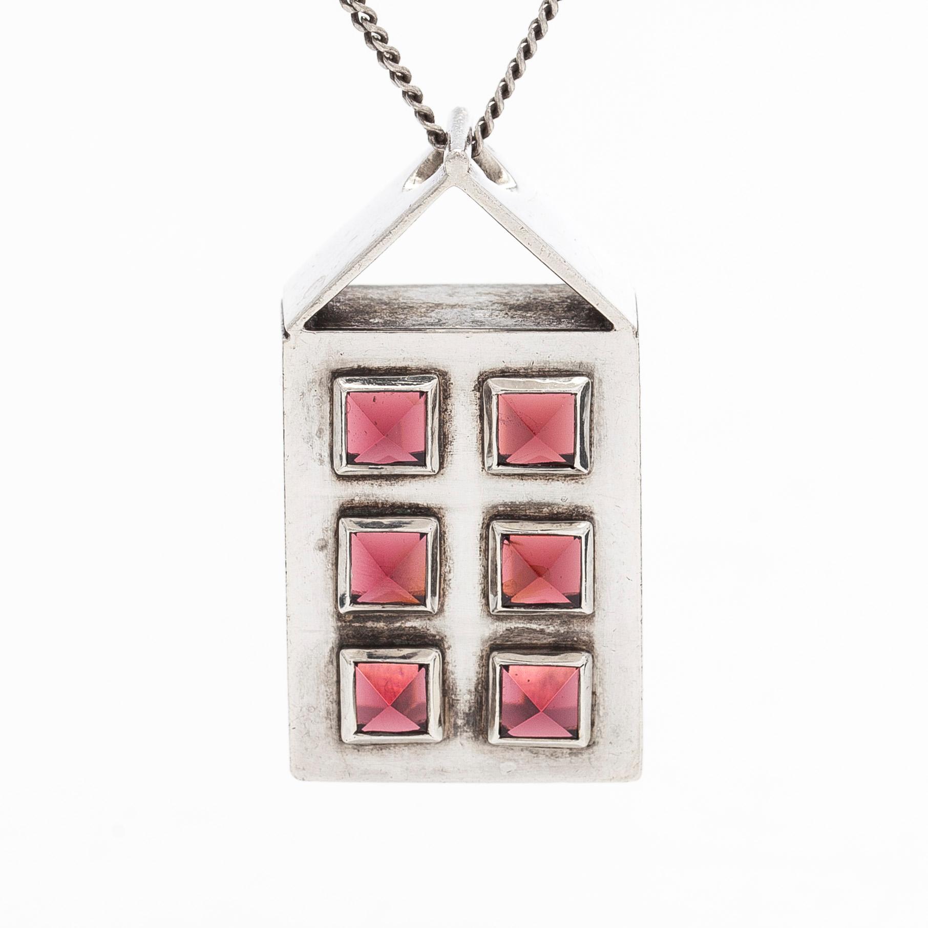 Björn Styrman, hänge, silver och granater. Helsingfors 1964.