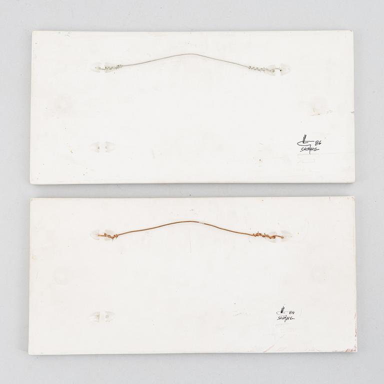Börje Skohg, 2 wall plaques, stoneware, Gustavsberg, 1980s.