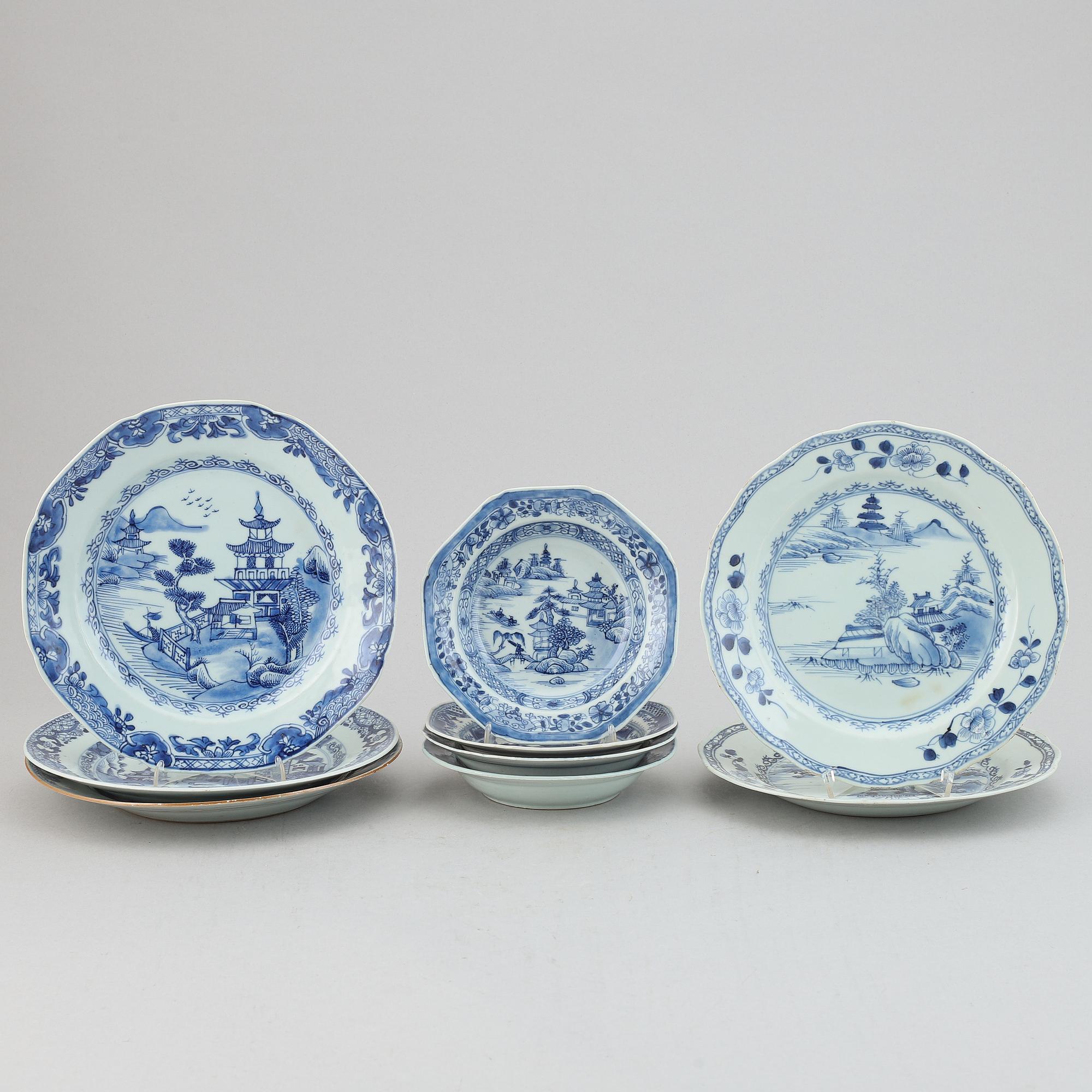 Five blue and white export porcelain plates and four dessert dishes, Qing dynasty, Qianlong (1736-95).